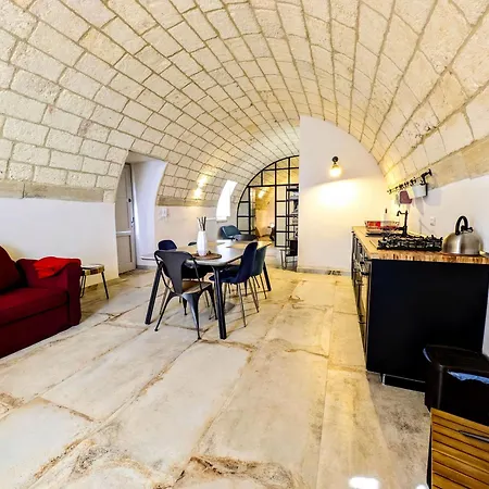 Holiday home Oikia Vacanze Le Bey
